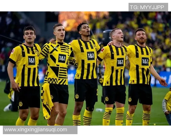 世界杯精彩对决多特蒙德与莱比锡战成平局乌龙球瞬间引发全场热议