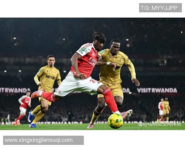 世界杯精彩对决本菲卡与阿森纳战成平局帽子戏法引发全场热潮