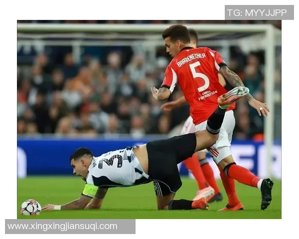 英超激战莱比锡大胜本菲卡战术解析与精彩瞬间回顾 英超激战莱比锡大胜本菲卡战术解析与精彩瞬间回顾